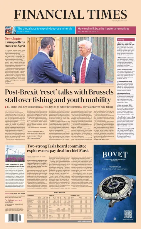 The headline on the front page of the Financial Times reads: "Post-Brexit 'reset' talks with Brussels stall over fishing and youth mobility".