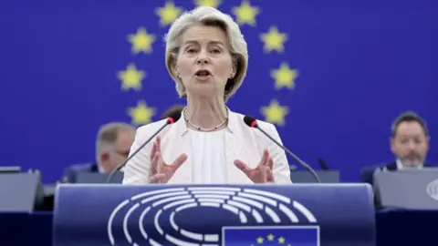 EPA Ursula von der Leyen, President of European Commision and Giorgia Meloni, Italian Prime Minister attend the European Council Meeting on March 21, 2024 in Brussels, Belgium