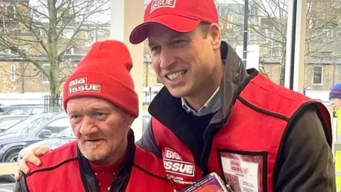 Big Issue Dave Martin and Prince William in their Big Issue tabards