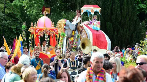 Pacemaker Carnival with floats and huge elephant