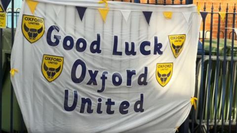Oxford United support sign
