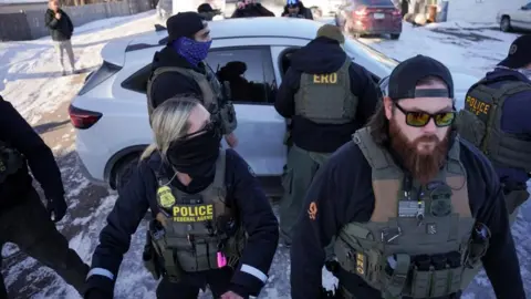 Federal agents in Saint Paul, Minnesota, on 27 January 2026
