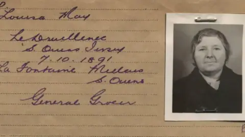Jersey Heritage A handwritten card with a black and white photo attached