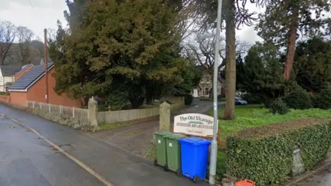 Google Signage for the Old Vicarage at the head of a long drive to the home