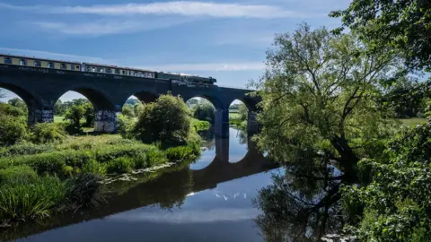 Mike Spencer Flying Scotsman crosses Stanford Viaduct on the Great Central Railway Nottingham on 24 May 2026.