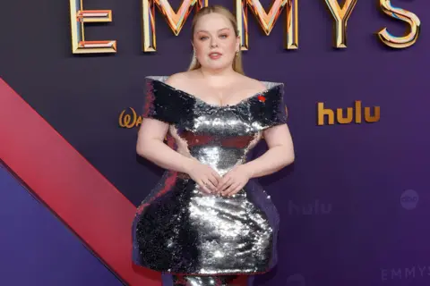 Getty Images Nicola Coughlan merr pjesë në çmimet e 76-të Primetime Emmy në Teatrin Peacock më 15 shtator 2024 në Los Anxhelos, Kaliforni