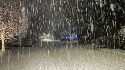 Weather Chaser/BBC Weather Watchers Snowfall in Buxton, Derbyshire