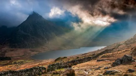 Getty Images Spectacular Eryri landscape over Tryfan and Llyn Ogwen from the slopes of Pen yr Ole Wen