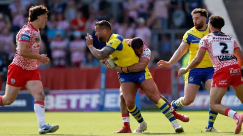 Warrington Wolves versus Leigh Leopards in rugby league match, May 2025