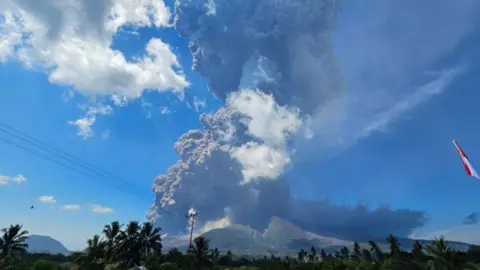 Indonesian volcano erupts causing massive ash cloud