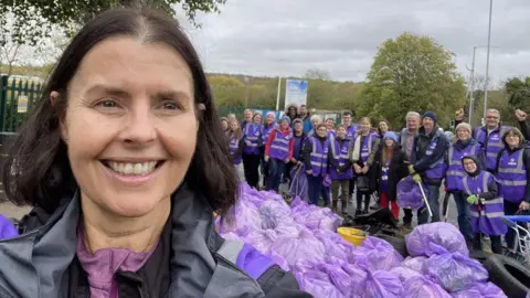 Nicola Elliot with volunteers out collecting rubbish from Northants Litter Wombles