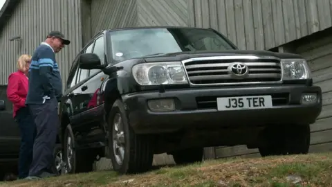 Toyota Land Cruiser with the number plate J35 TER that once belongs to the comedian Jethro