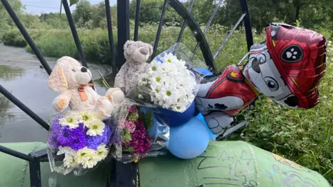 Flowers and other tributes
