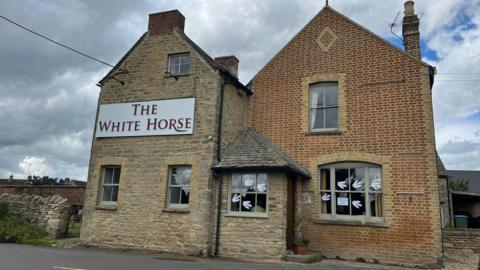 Exterior image of the White Horse pub