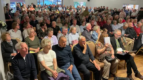 BBC Crowd at Albrighton meeting