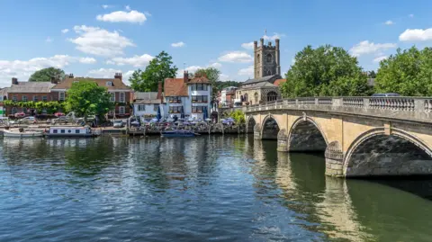 Henley-on-Thames river and bridge 