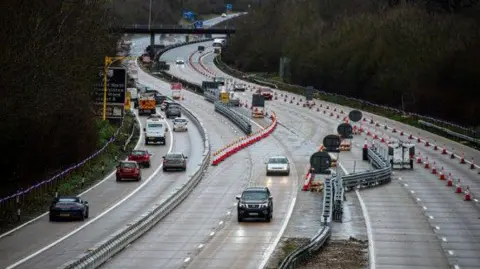 Contraflow system in place on the M20