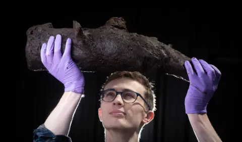 PA Man holding trunk