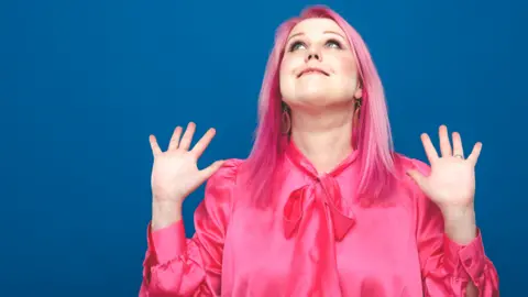 Closeup Comedy Lindsey Santoro 