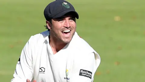  Kiran Carlson celebrates