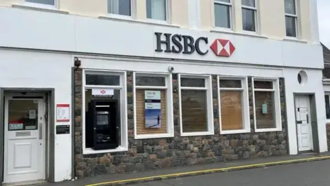 BBC Frontage of an HSBC bank