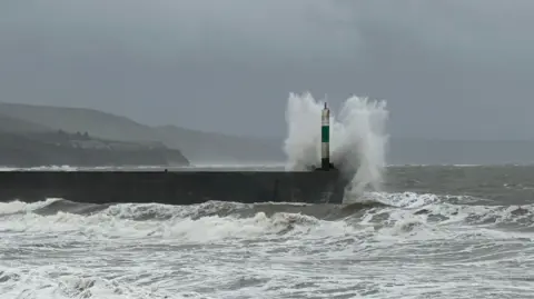 Welsh Hillbilly | BBC Weather Watchers Waves crash on to the breakwater at Aberystwyth