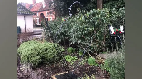 Vandalised Tommy memorial, Harleston