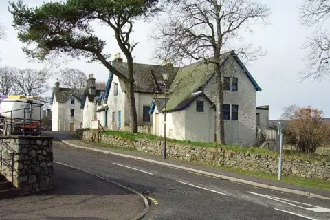 Richard Webb/Geograph Sutherland Arms