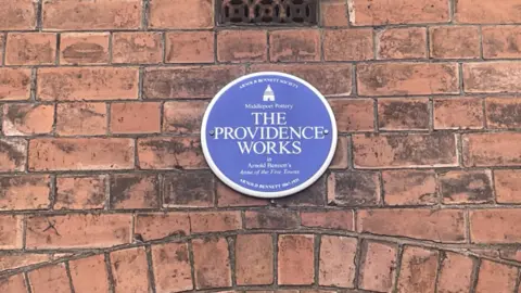 BBC The blue plaque at Middleport Pottery
