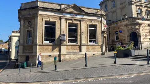 A picture of the outside of the former HSBC branch in Frome.