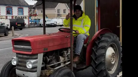 Steve Saunders on his Massey Ferguson 135