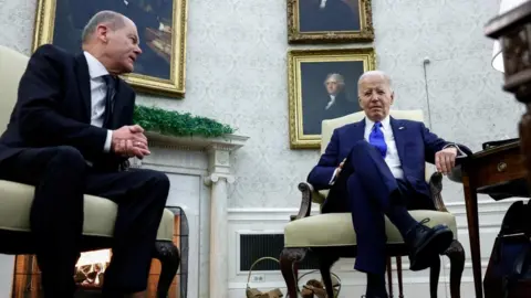 Reuters Biden meets Scholz in the Oval Office