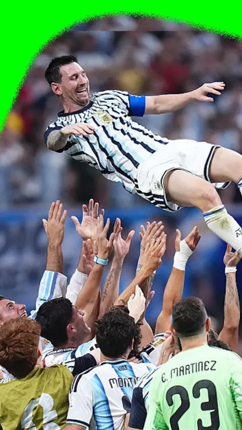 Lionel Messi being tossed in the air by teammates after Argentina beat Egypt in the 2026 World Cup.
