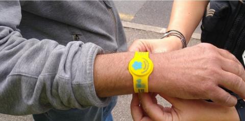 Dementia wristbands by Lincolnshire Police