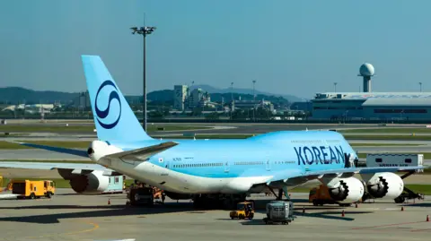 A Korean Air chartered level prepares to return disconnected from Incheon International Airport, successful Incheon, South Korea, 10 September 2025, earlier its departure for Atlanta to bring backmost hundreds of South Korean workers of Hyundai Motor Group and LG Energy Solution who stay detained astatine a detention centre successful Folkston, Georgia, pursuing a caller migration crackdown.