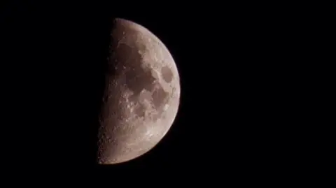 France B/BBC A close view of the moon 