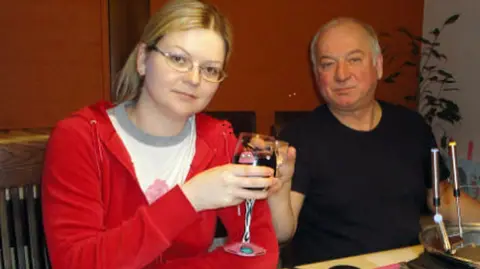 Sergei Skripal with his daughter, Yulia, having a drink together