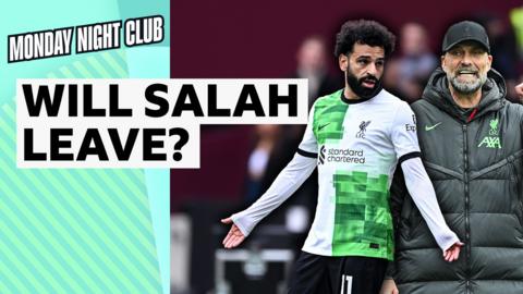 Mohamed Salah & Jurgen Klopp argue on the touchline