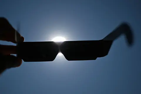 eclipse-viewing glasses for direct observation of the sun