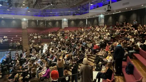 Hannah Sackville-Bryant/BBC An almost-full lecture theatre in York