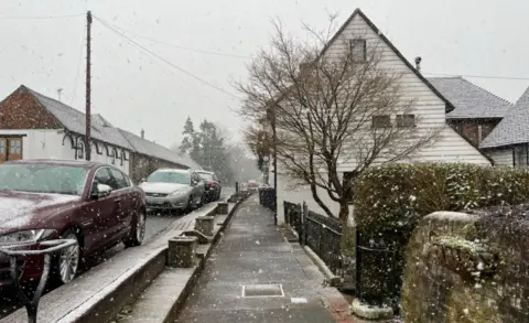 Hanna Neter/BBC Snow in Hartfield, East Sussex