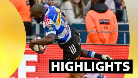Seabelo Senatla attacks for Stormers