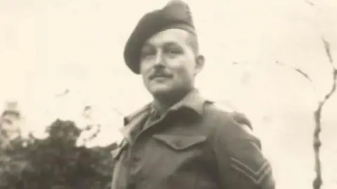 Family photo of Geoff Gough as a young soldier