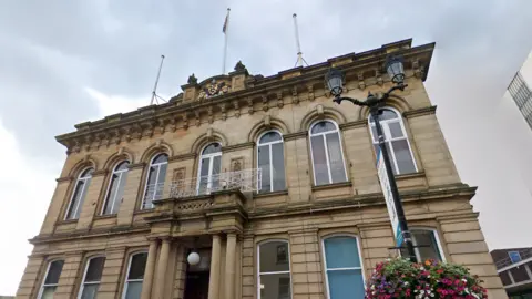 Google Huddersfield Town Hall