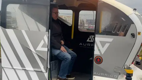 presenter in driverless vehicle