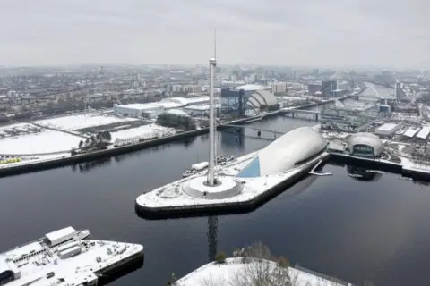 Getty Images Glasgow Tower in the snow
