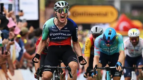 Olav Kooij wins stage five