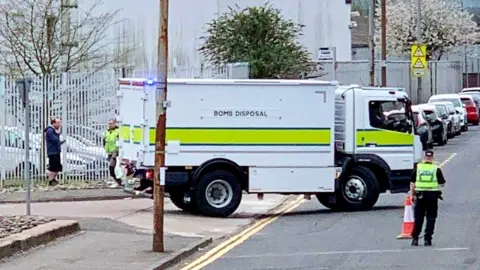 Bomb disposal in Springburn in April 2023