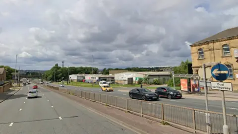 Google Maps Wakefield Road in Bradford (A650)