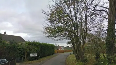 Google Google image of East Lound Road in Owston Ferry